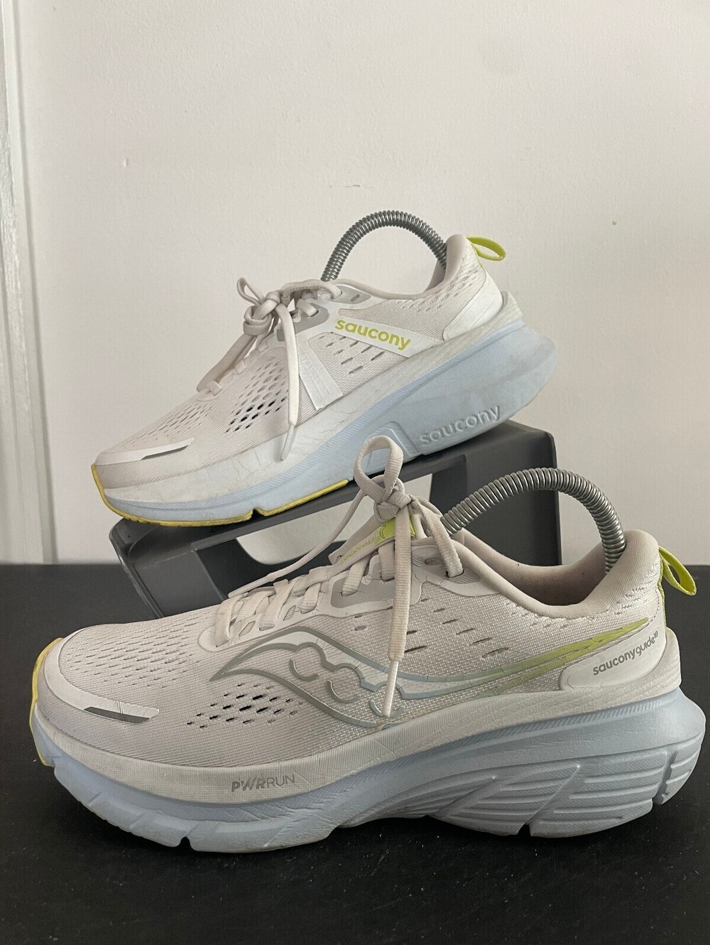 SAUCONY GUIDE 18